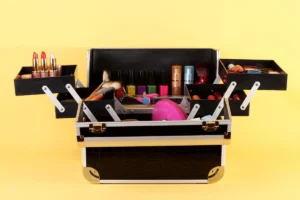 makeup train case