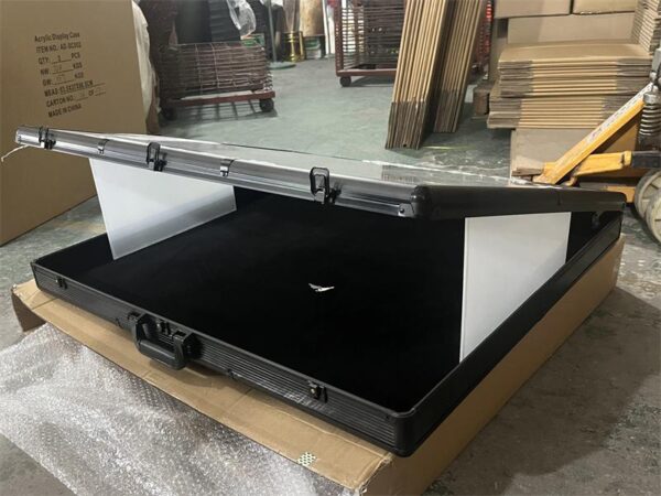 Aluminum Acrylic Display Case (7) Aluminum Acrylic Display Case (7)