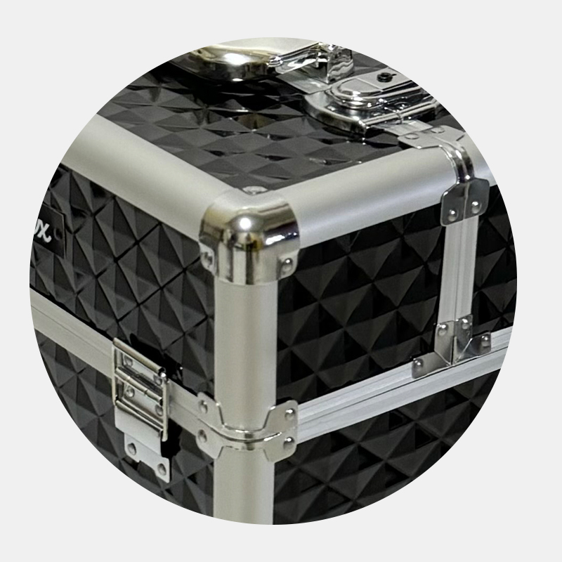 Durable Aluminum Frame Construction