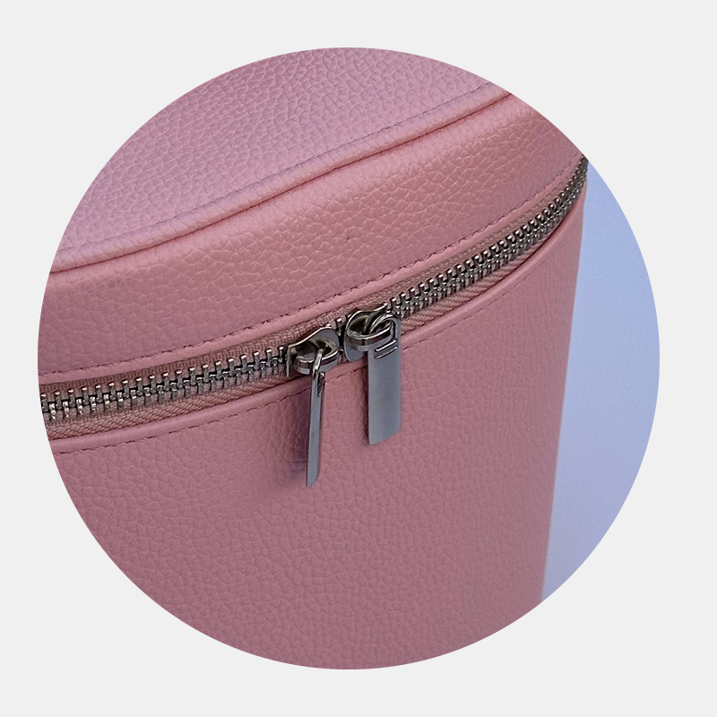Smooth Dual-Zipper Closure