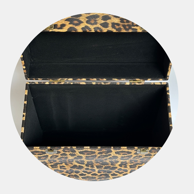 3. Soft Velvet Lining Interior